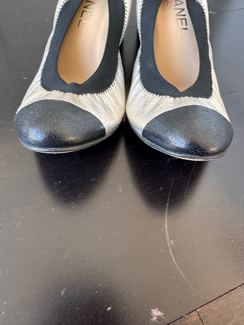 Chanel silver metallic leather elastic ballet pumps size 36.5C - Picture 8 of 10